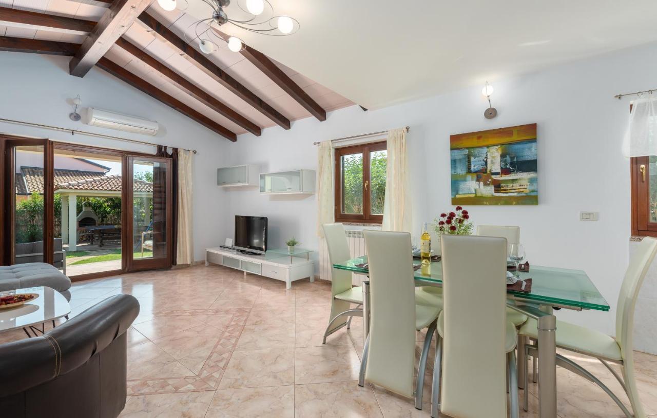 Villa Lucas Novigrad Istria Exteriör bild